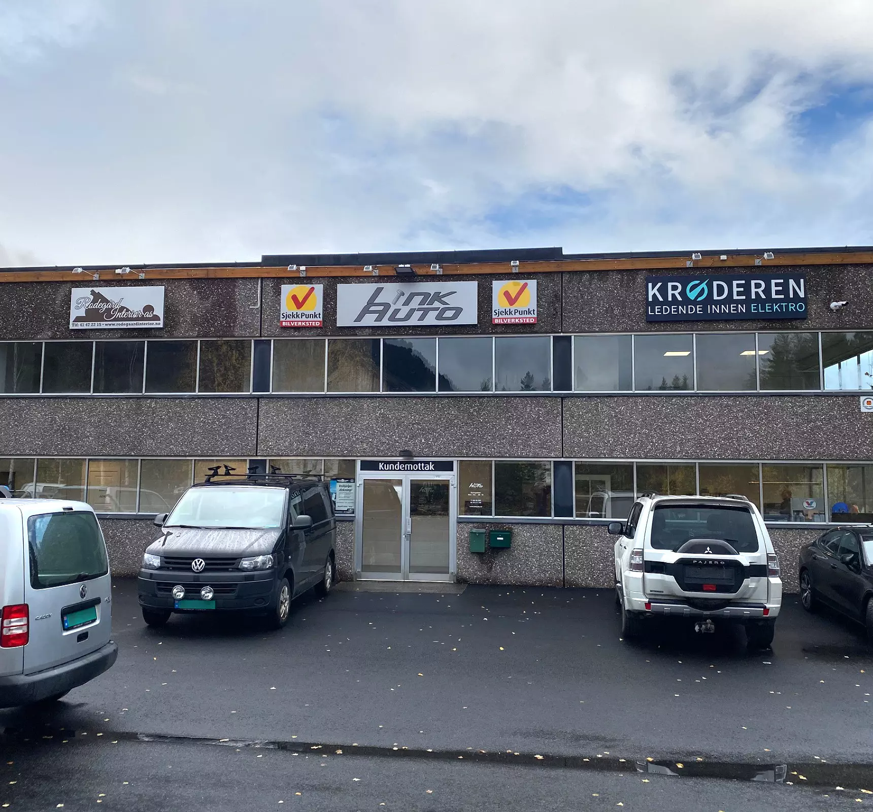 Fasaden til bilverkstedet Link Auto