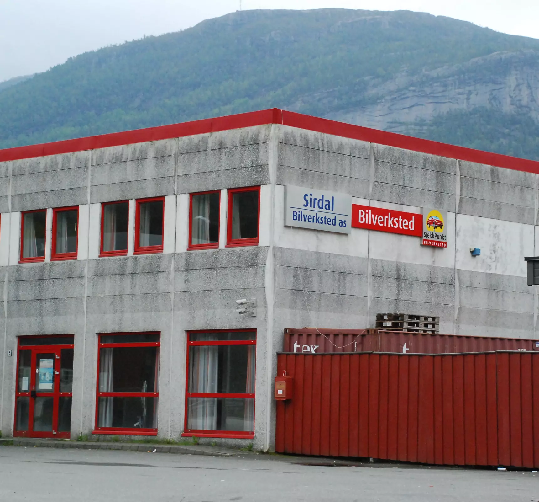 Bygningen til Sirdal Bilverksted AS